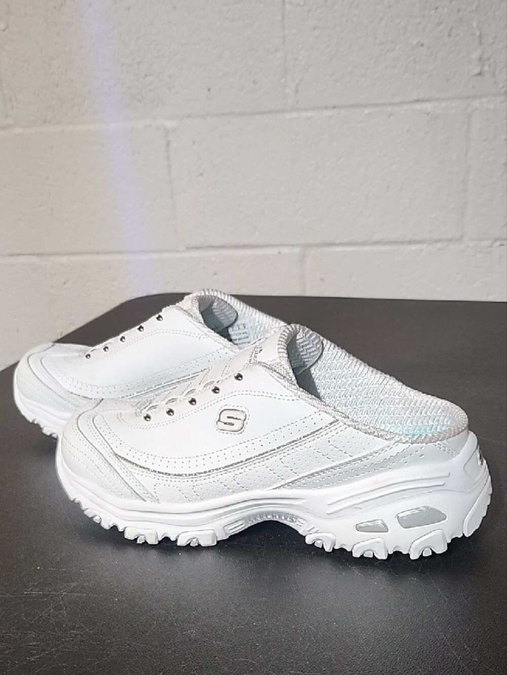 Skechers D'lites Women's White Slip-On Clog Mule Sneakers - Picture 5 of 6